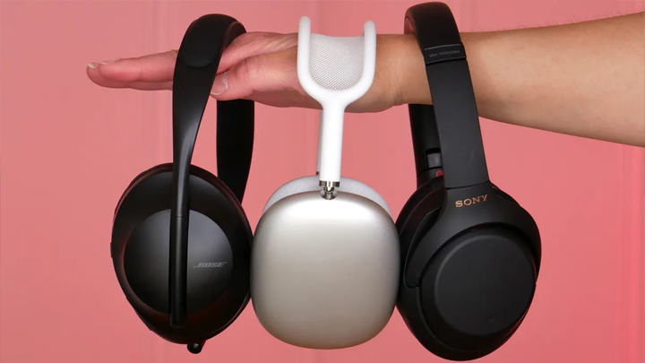 Wireless vs. Wired: Which Headphones Reign Supreme?